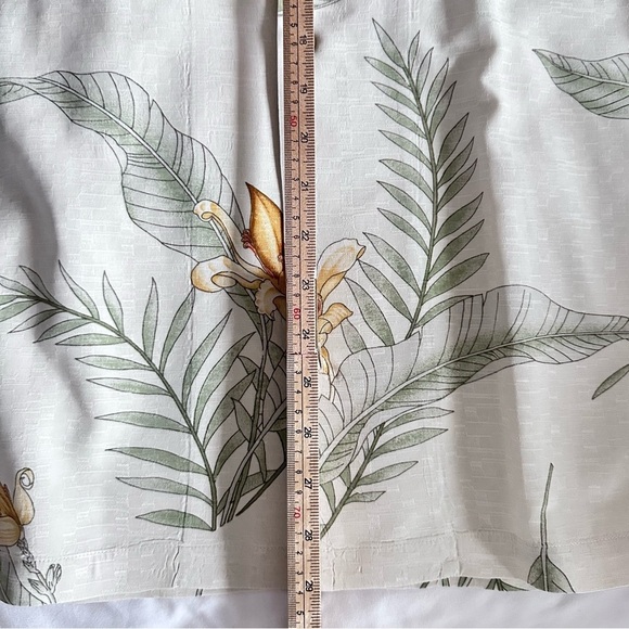 Tommy Bahama 100% Silk Shirt XL Silk Hawaiian Short Sleeve - Picture 8 of 10